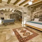 Готель Imperial Cave &