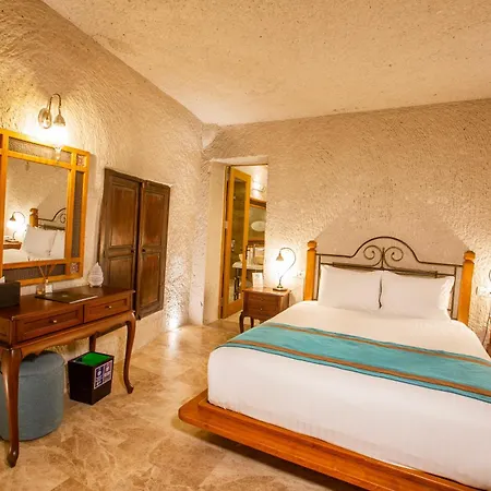 Imperial Cave & 2* ギョレメ