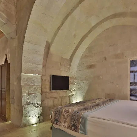 Imperial Cave & 2* ギョレメ