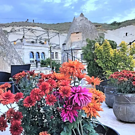 Imperial Cave & ホテル